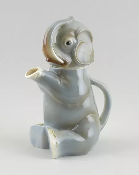 9140228-d Figürliche Keramik Teekanne Elefant vintage mid century H 26 cm