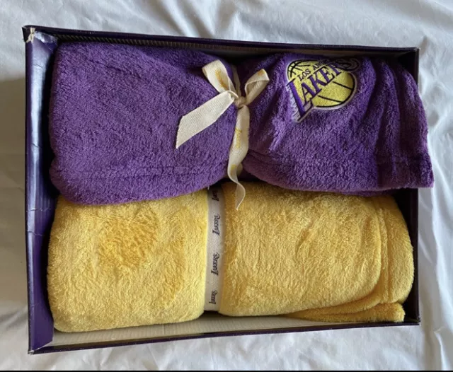 NEW Los Angeles LAKERS 2005/6 SEASON TICKET HOLDER GIFT 2 BLANKETS Purple Yellow
