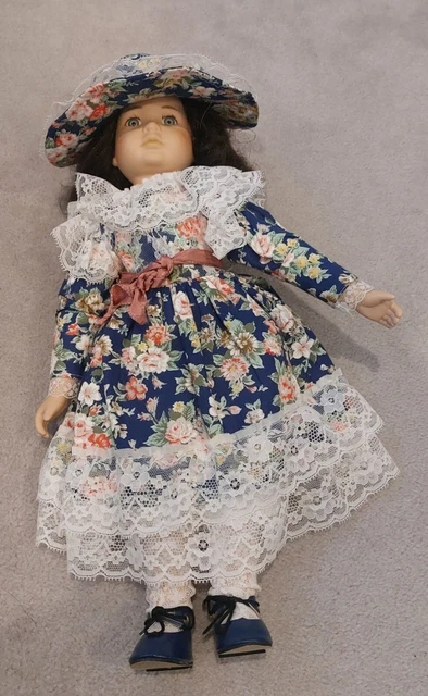Girl Crawling Baby Doll Eugeine Fine Bisque Porcelain Promenade Collection Boxed main image 1