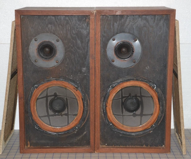 PAIR OF VINTAGE Acoustic Research AR-4x Bookshelf Speakers Great