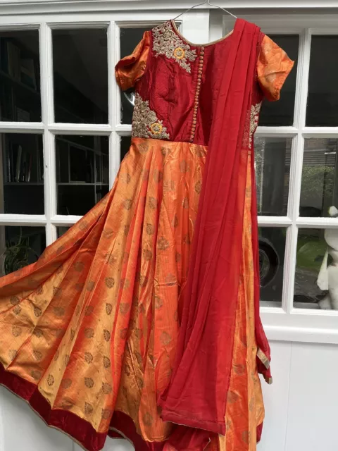 Abito anarkali rosso arancione e sangue per ogni occasione
