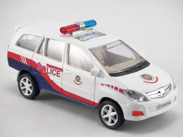 Centy Toys Modèle De Police Poursuite Innova Enfant Jeux Jouet Cadeau Couleur ( 2