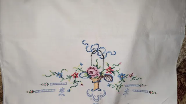 Pair of Vintage hand embroidered pillow cases Luxury Country House Soft Cotton