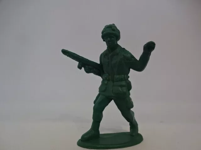 Sammelfigur / 2.Weltkrieg / Amerikanischer Soldat - schießend - ca 48 mm groß