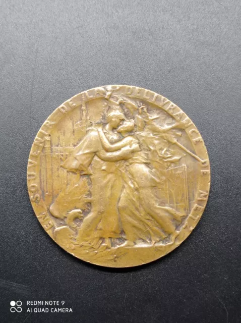 Médaille militaire en Bronze Metz à ses Libérateurs 1918 Grande Guerre , WW1 .