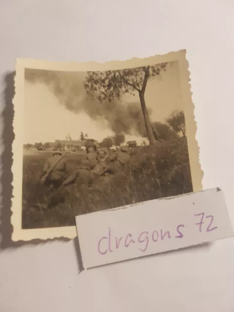 Foto Westfront Belgien oder France Feuerstellung vor Ortschaft+Soldaten WH+orig