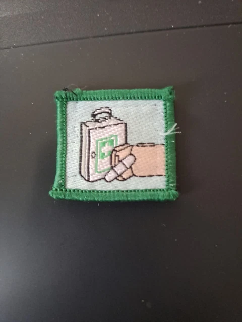 OLD SYSTEM AUSTRALIAN Cub Scout Merit Badge - first aid Level 1 used $8 ...