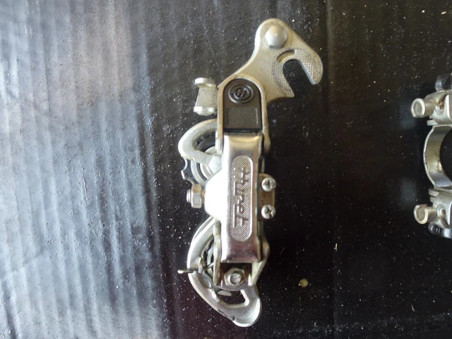ANCIEN DERAILLEUR ARRIERE HURET ET SA MANETTE ANCIEN DERAILLEUR ARRIERE HURET ET SA MANETTE
