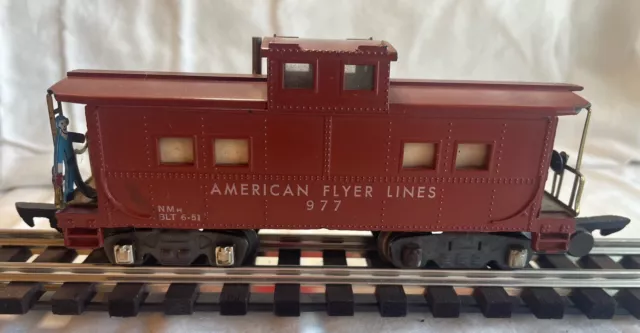 S Gauge American Flyer 977 Illuminated Caboose. Small Chip. Serviced/Tested! C-5