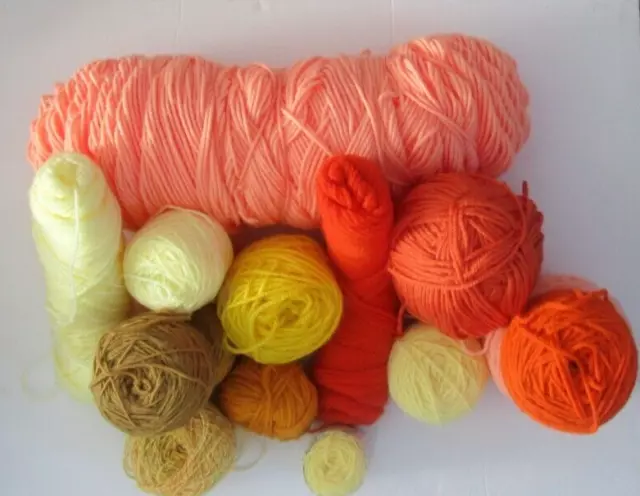 Assorted Yarns, Scrap Yarns, Lot yarns - Peach, Orange & Yellow