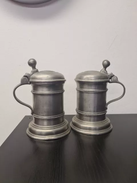 FINNSTAIN  Zinn Deckel Krug  2 Stück ca 15 cm hoch, insgesamt 440g