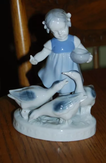 Vintage Gerold Porzellan Girl feeding ducks Figurine Bavaria West Germany