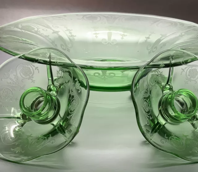 Fostoria‼️💲🅰️ 🫷🏿🎼  ‼️ Glass Green Vernon Console