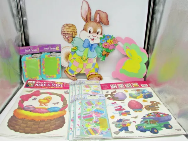 17 Pieces Easter Party Decorations (Clings Snackservers Cellobags Wall Deco)