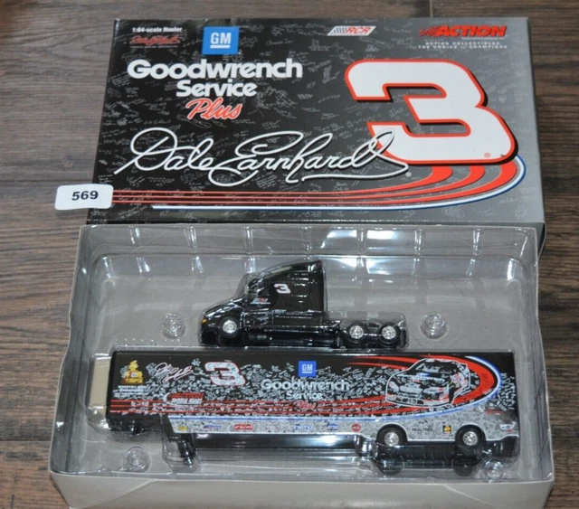 Dale Earnhardt 2001 Goodwrench Service Plus Tribute 1/64 Scale Truck Hauler