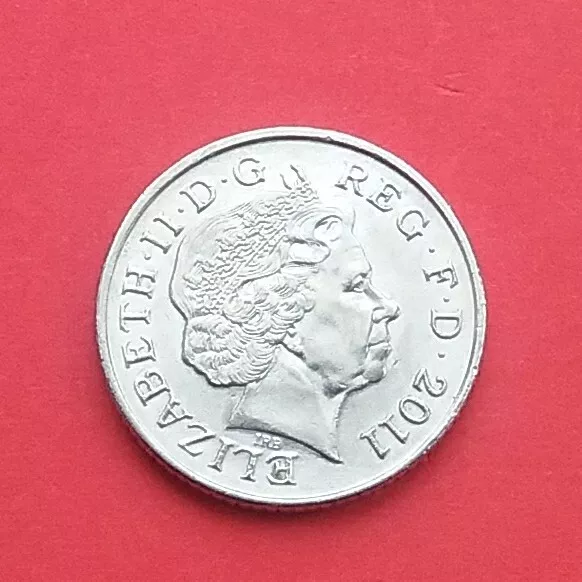 2011, UNCIRCULATED 10P COIN. ELIZABETH ll.