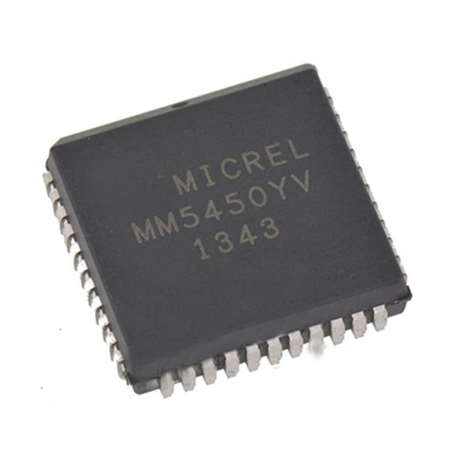 set of 2 Driver Integrated Circuits  PLCC-44 MM5450  MM5450YV Display new