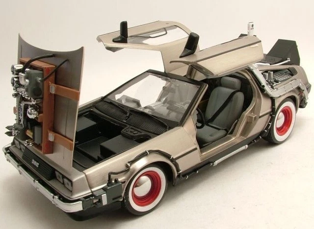 1/18 Delorean Sunstar retour vers le futur 2 defaults