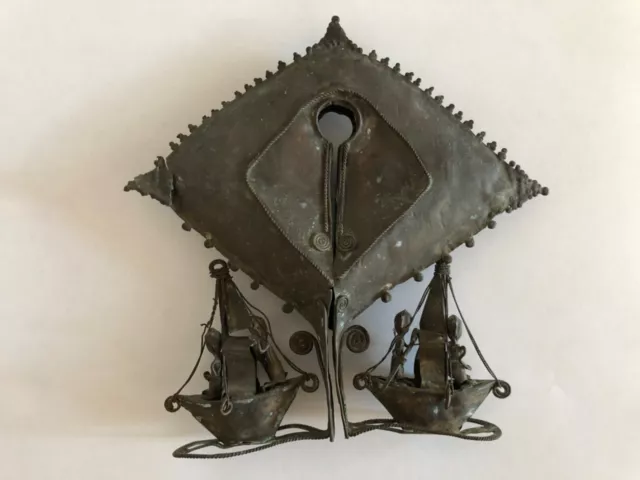 Adorno de oreja Mamuli colgante isla de Sumba Indonesia artefacto adorno corporal