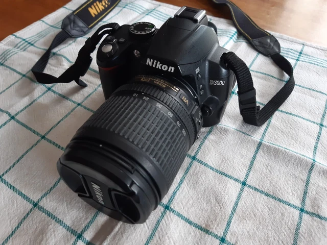 Appareil photo reflex nikon d3000 objectif 18-105