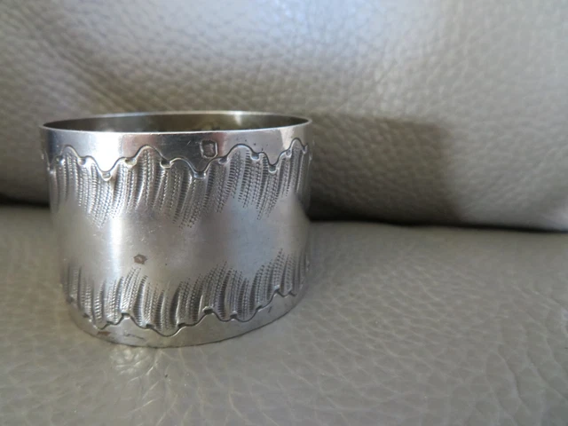 Paire D'assiettes En Argent Gravées - Ramirez Silversmiths - Pièces De Bride - Occasion