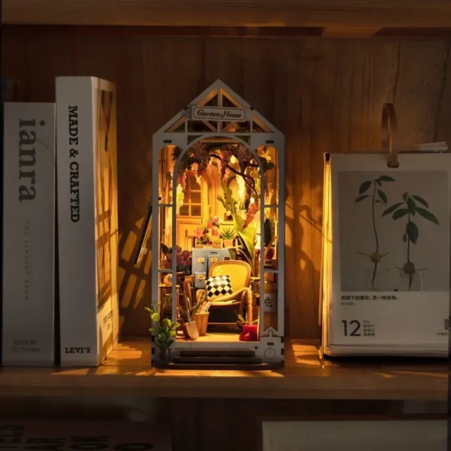 DIY Book Nook Gartenhaus Hölzernes Miniatur-Puppenhaus für das Bücherregal 2