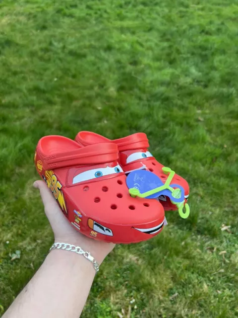 Light up lightning mcqueen crocs 2025