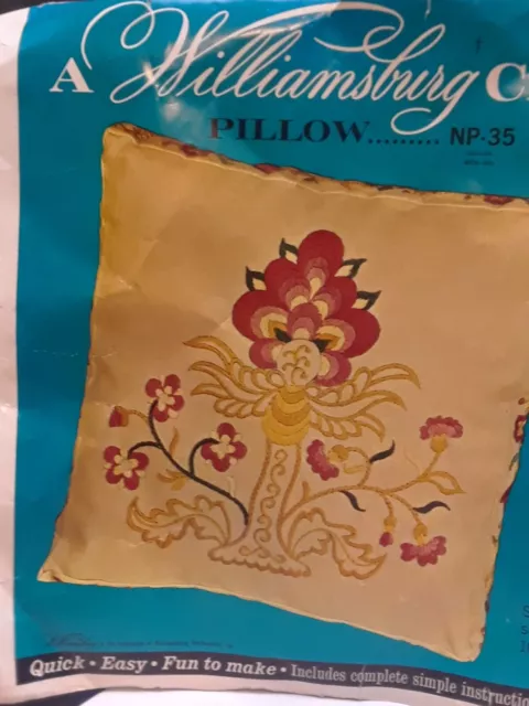 Kit de almohada de lino bordado vintage Paragon Williamsburg Crewel NP 35 lectura abierta 3