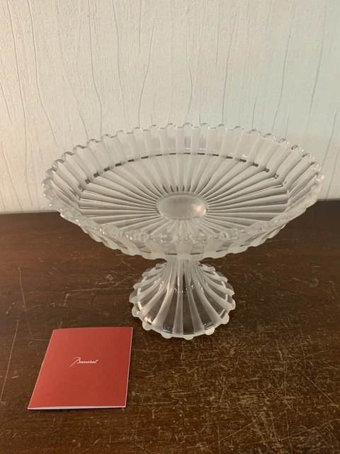 COUPE SUR PIED gravé oiseau en cristal de Baccarat EUR 315
