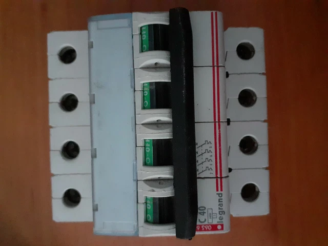 DISJONCTEUR LEGRAND 407694 DX³ 6000 2P - 230V~ 3A Courbe C EUR 11,50 - FR