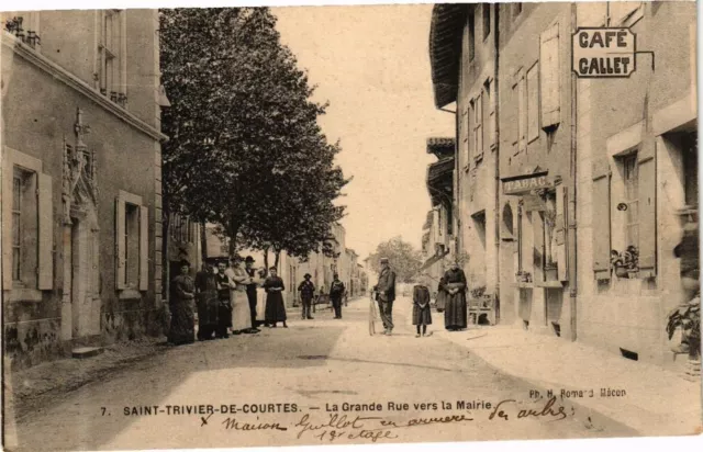 CPA Saint-Trivier-de-Courtes La Grande Rue vers la Mairie (244314)