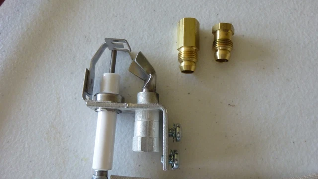 Honeywell Furnace Pilot Burner Ignitor Igniter Q345ALB with cable
