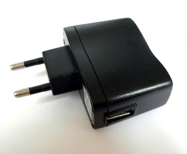 Adaptateur Alimentation 100-240V chargeur USB 5V 700mA Universal Power Adapter