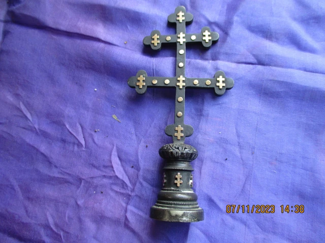Ancien SCEAU cachet à cire forme de croix de lorraine ?