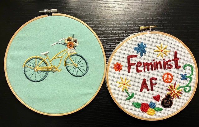 2 Bicicleta Bordada + AF Feminista en Aros de Bambú Usado en Excelente Condición