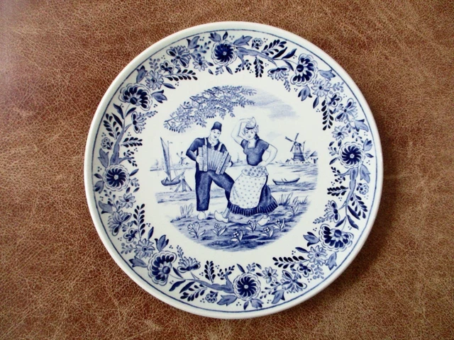 Robe ajustée et évasée en encolure bateau Robe ajustée et évasée en encolure bateau