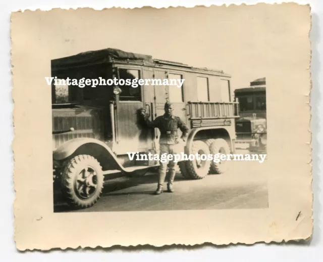K8232 Foto WH LKW SdKfz Kastenwagen Funker Soldat Nachrichtentrupp