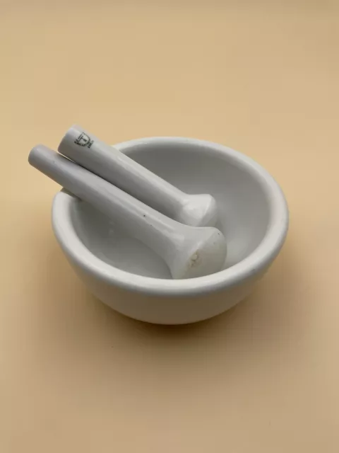 Porzellan Mörser 11cm zwei Pistille Stößel weiß Rezeptur Apotheke Reibschale
