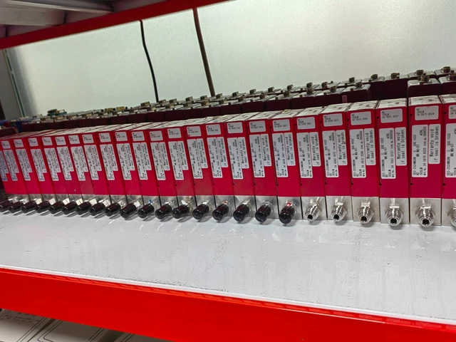 Horiba Stec Sec-Z524Mgxn Mass Flow Controller, N2,30Slm,4Crl