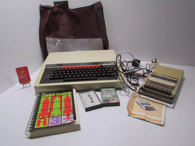 Microcomputer vintage Acorn BBC e cassetta nastro Sanyo + cavi e nastri libro K9E Microcomputer vintage Acorn BBC e cassetta nastro Sanyo + cavi e nastri libro K9E