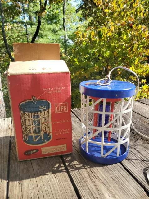 Vintage Old Stock Electronic Insect Killer Bug Zapper Plug In Blue White