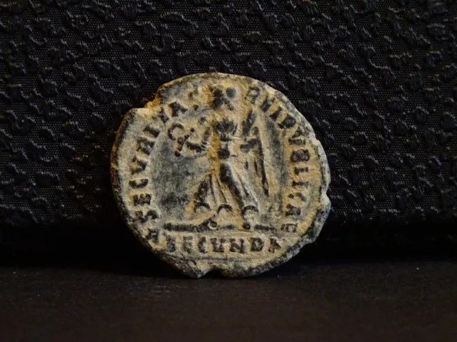 Valente (364 - 378): Follis. A-SECUNDA. 2,39g.