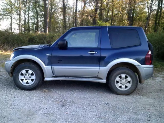 Porte avant droit MITSUBISHI PAJERO 3