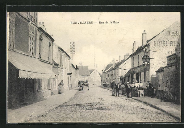 CPA Survilliers, Rue de la Gare, vue partielle