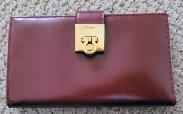 Auth Salvatore Ferragamo Gancini Flap Leather Bi-Fold Long Wallet Preowned