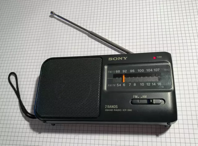 Sony ICF-390 2 Band Transistorradio FM UKW / AM - Vintage - sehr guter Zustand