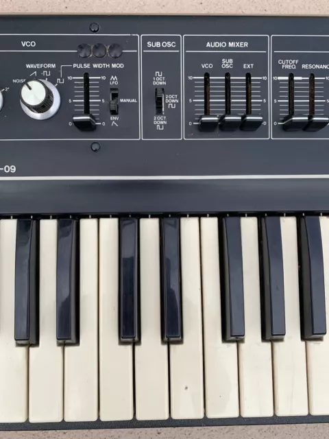 Roland Sh09 Monophonic Analogue Synthesizer 3