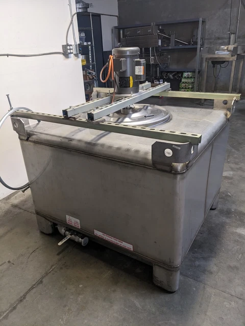 250 gallon Stainless Steel mixing tank with 1 HP tank Mixer
