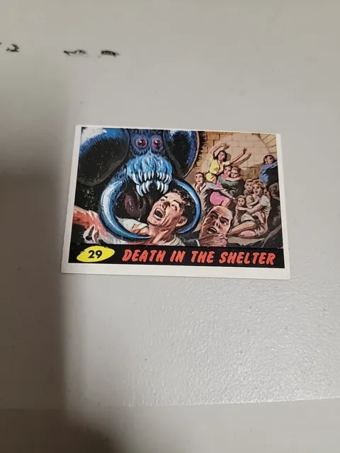 Genuine 1962 Mars Attacks! Topps Bubbles  Card - #29 Death In The Shelter