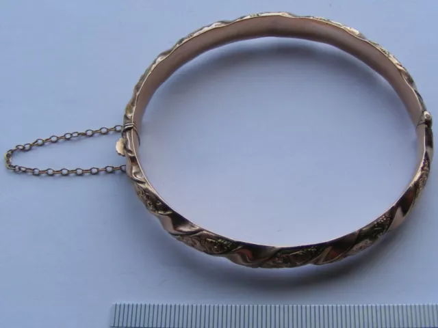 9ct ROSE GOLD HINGED BANGLE BRACELET  EMBOSSED FOLIAGE WITH LOCK & SAFETY CHAIN